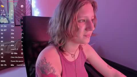 Snapshot of haileyfoxy chatting on December 4, 2025, 8:12 am Hailey online show from December 4, 2025, 8:12 am