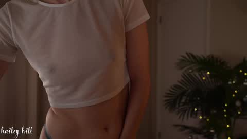 Snapshot of haileyhill chatting on December 13, 2024, 1:15 am HaileyHill online show from December 13, 2024, 1:15 am