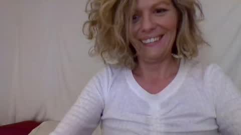 Hailey online show from December 3, 2024, 3:52 am