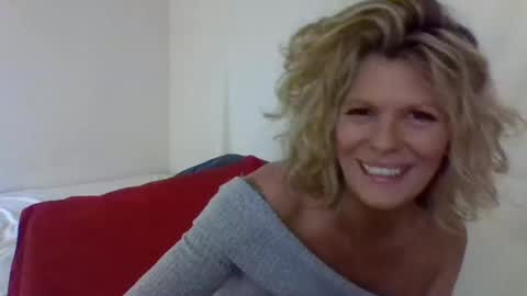 Hailey online show from December 12, 2024, 3:32 am