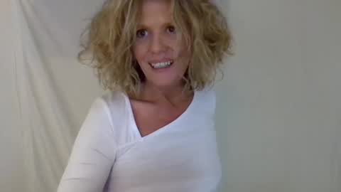 Hailey online show from December 14, 2024, 2:12 am