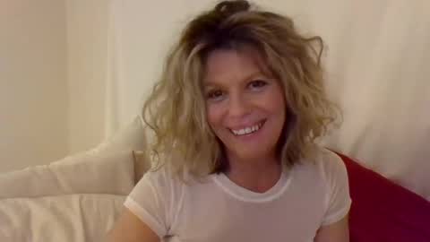 Hailey online show from February 24, 2025, 3:55 am