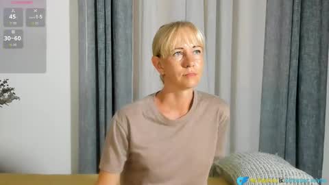 Snapshot of hairy_mommy chatting on December 4, 2025, 12:47 pm Christine - online show from December 4, 2025, 12:47 pm