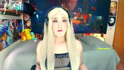 Haku Please help me with your thumbs up its important  online show from November 24, 2025, 8:30 pm