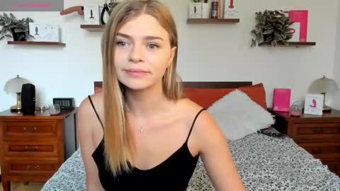 Snapshot of haleyreedme chatting on October 26, 2025, 9:37 am Haley online show from October 26, 2025, 9:37 am