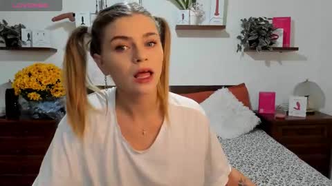 Snapshot of haleyreedme chatting on October 31, 2025, 7:53 am Haley online show from October 31, 2025, 7:53 am