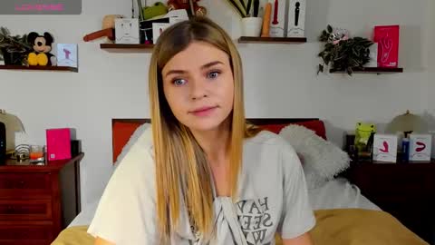 Snapshot of haleyreedme chatting on November 15, 2025, 9:28 am Haley online show from November 15, 2025, 9:28 am