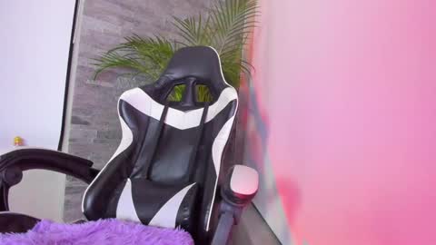 Anahis online show from December 14, 2024, 4:12 am