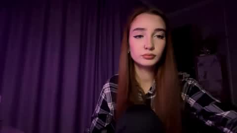 Holly online show from November 19, 2025, 7:36 pm