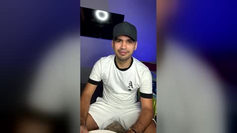 hamiltong12 online show from December 5, 2025, 3:26 am