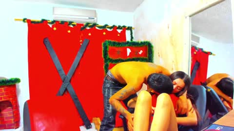 Snapshot of hana_and_zeta chatting on January 23, 2025, 12:41 pm Hana and Zeta online show from January 23, 2025, 12:41 pm