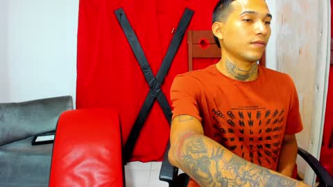 Snapshot of hana_and_zeta chatting on February 3, 2025, 12:25 pm Hana and Zeta online show from February 3, 2025, 12:25 pm