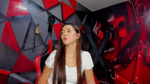 Snapshot of hana_and_zeta chatting on November 5, 2025, 12:16 pm Hana and Zeta online show from November 5, 2025, 12:16 pm