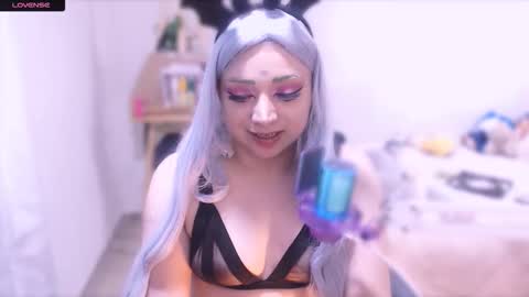 Hana Hyuga .   Please help me reach 200 thumbs up online show from October 24, 2025, 12:52 am