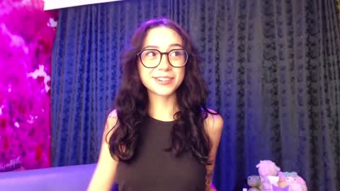 Hanaku  online show from January 11, 2025, 2:04 pm