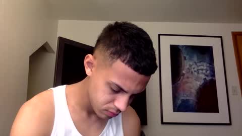 handsome01_ online show from December 14, 2025, 4:23 pm