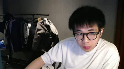 handsome_mannn online show from March 1, 2025, 10:42 pm