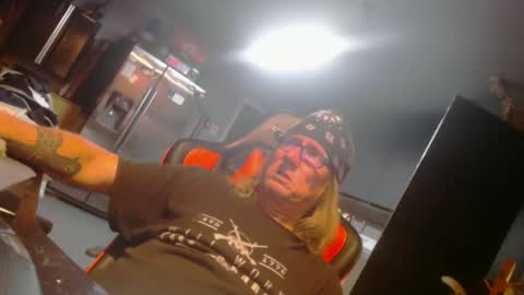 Snapshot of handyman5303 chatting on December 30, 2024, 12:20 pm Handystudman online show from December 30, 2024, 12:20 pm