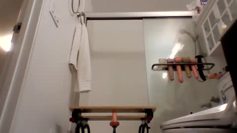 HandySmurf online show from December 7, 2024, 7:32 pm