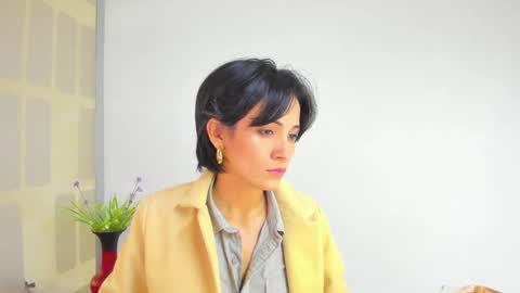 Snapshot of hanna_chloe chatting on March 4, 2025, 2:21 pm Sara online show from March 4, 2025, 2:21 pm