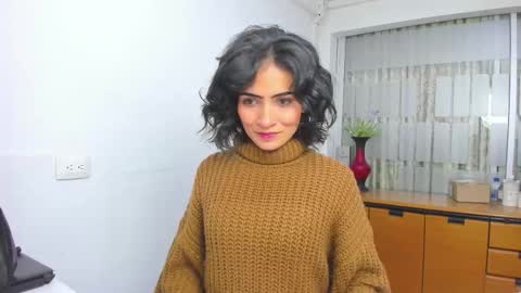 Snapshot of hanna_chloe chatting on December 1, 2025, 7:30 pm Sara online show from December 1, 2025, 7:30 pm