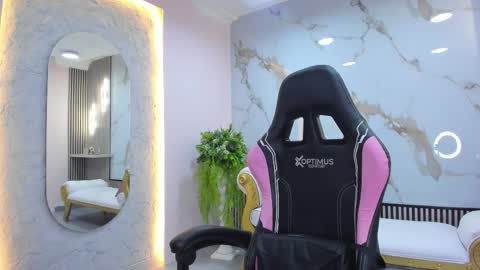 Snapshot of hanna_cutte_ chatting on November 1, 2025, 9:06 pm Hanna online show from November 1, 2025, 9:06 pm