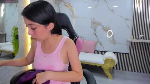 Snapshot of hanna_cutte_ chatting on November 17, 2025, 6:24 pm Hanna online show from November 17, 2025, 6:24 pm