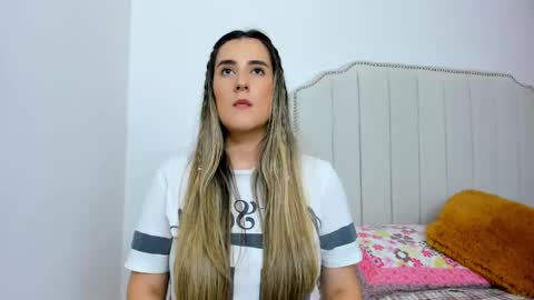 Snapshot of hannaa86 chatting on February 9, 2025, 1:33 am Hanna online show from February 9, 2025, 1:33 am