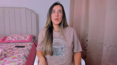 Snapshot of hannaa86 chatting on October 7, 2025, 9:01 pm Hanna online show from October 7, 2025, 9:01 pm