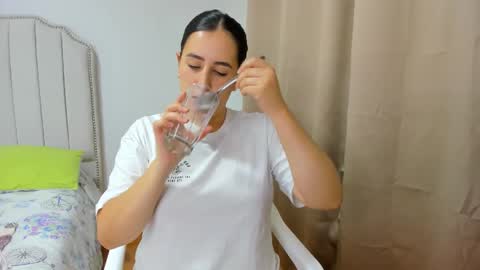 Snapshot of hannaa86 chatting on October 30, 2025, 12:45 am Hanna online show from October 30, 2025, 12:45 am