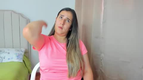 Snapshot of hannaa86 chatting on November 12, 2025, 7:57 pm Hanna online show from November 12, 2025, 7:57 pm