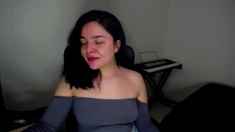 Snapshot of hannaconor chatting on December 24, 2024, 4:44 am Aurora Sky online show from December 24, 2024, 4:44 am