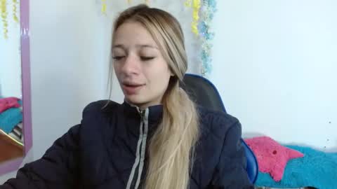 Snapshot of hannah_026 chatting on November 6, 2025, 10:27 am Hannah 027 online show from November 6, 2025, 10:27 am