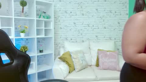 Hannah  online show from December 2, 2025, 11:15 am