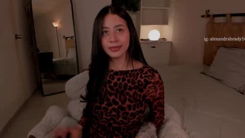 Snapshot of hannah_brady chatting on October 2, 2025, 11:34 pm Hannah online show from October 2, 2025, 11:34 pm