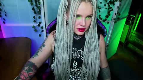 Snapshot of hannah_chaos chatting on November 11, 2025, 11:49 pm Hannah online show from November 11, 2025, 11:49 pm