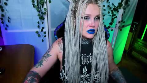 Snapshot of hannah_chaos chatting on November 12, 2025, 7:46 pm Hannah online show from November 12, 2025, 7:46 pm