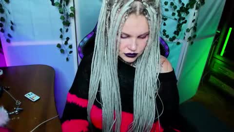 Snapshot of hannah_chaos chatting on November 13, 2025, 10:19 pm Hannah online show from November 13, 2025, 10:19 pm