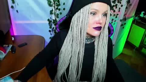 Snapshot of hannah_chaos chatting on November 20, 2025, 3:34 pm Hannah online show from November 20, 2025, 3:34 pm