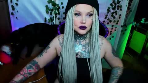 Snapshot of hannah_chaos chatting on November 24, 2025, 10:53 pm Hannah online show from November 24, 2025, 10:53 pm