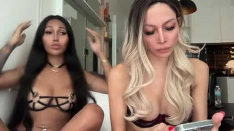 Snapshot of hannah_girl_ chatting on January 28, 2025, 2:21 am Im your naughty girl and porn star in bed Hannah online show from January 28, 2025, 2:21 am