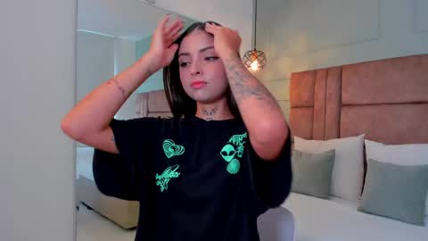 Snapshot of hannah_miltonn chatting on September 21, 2025, 7:26 pm Hannah Milton online show from September 21, 2025, 7:26 pm