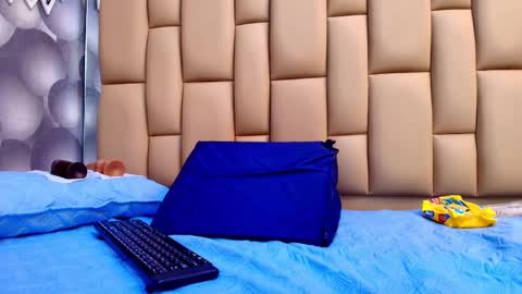 hannah_teehn online show from October 1, 2025, 7:20 pm