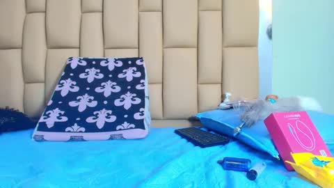 hannah_teehn online show from October 14, 2025, 7:36 pm