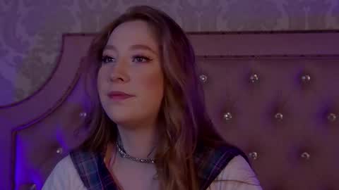 Pearl online show from November 17, 2025, 3:56 am