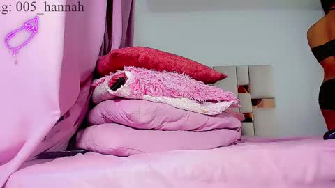 hannahsmit_ online show from September 20, 2025, 8:37 am