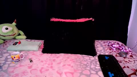 Snapshot of hannaqueen23 chatting on October 19, 2025, 12:44 am hannaqueen23 online show from October 19, 2025, 12:44 am