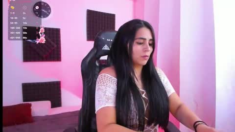 Snapshot of hannarusso chatting on September 18, 2025, 8:22 pm Hanna online show from September 18, 2025, 8:22 pm