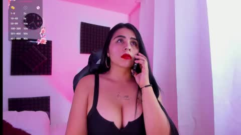 Snapshot of hannarusso chatting on September 28, 2025, 12:27 am Hanna online show from September 28, 2025, 12:27 am