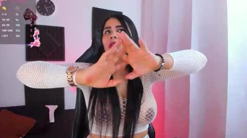 Snapshot of hannarusso chatting on October 28, 2025, 10:12 pm Hanna online show from October 28, 2025, 10:12 pm